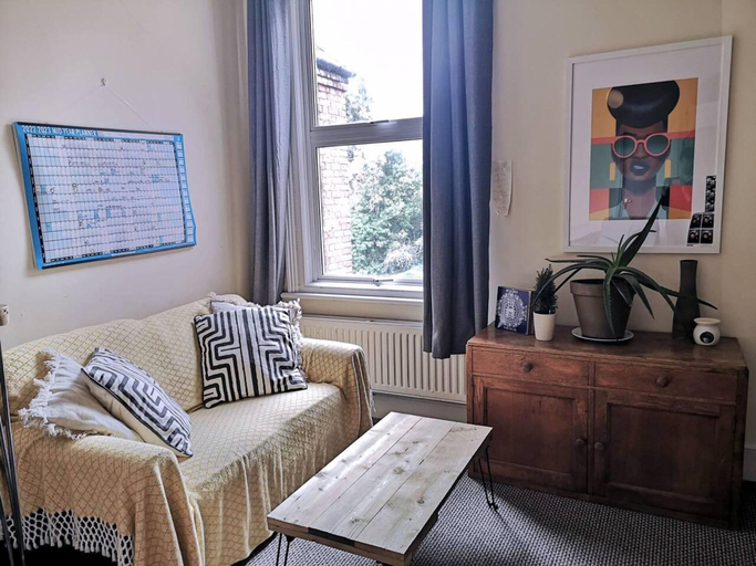 Others 4, Cosy 1 Bed Flat Hideout in North London, London
