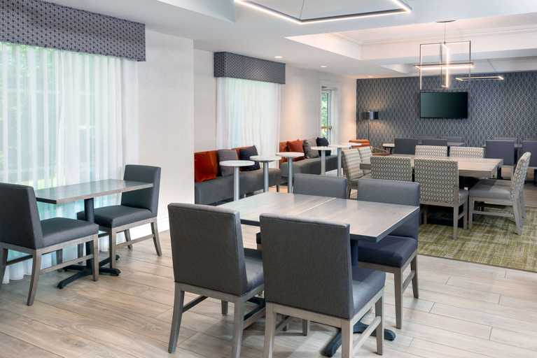 Food & Drinks 5, Hampton Inn Boston Bedford Burlington, Middlesex