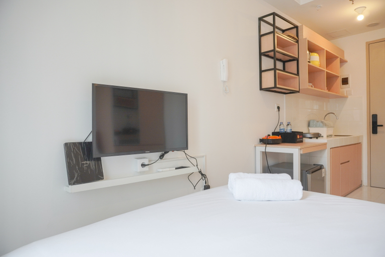 Bedroom 3, Cozy Stay Studio at 39th Floor Tokyo Riverside PIK 2 Apartment By Travelio, Tangerang