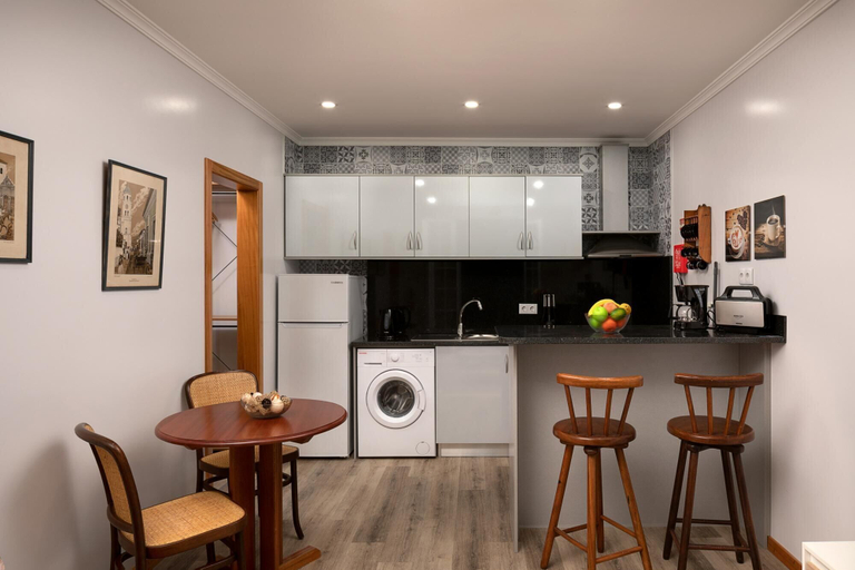 Private kitchen, Vila do Largo A by Homie, São Vicente