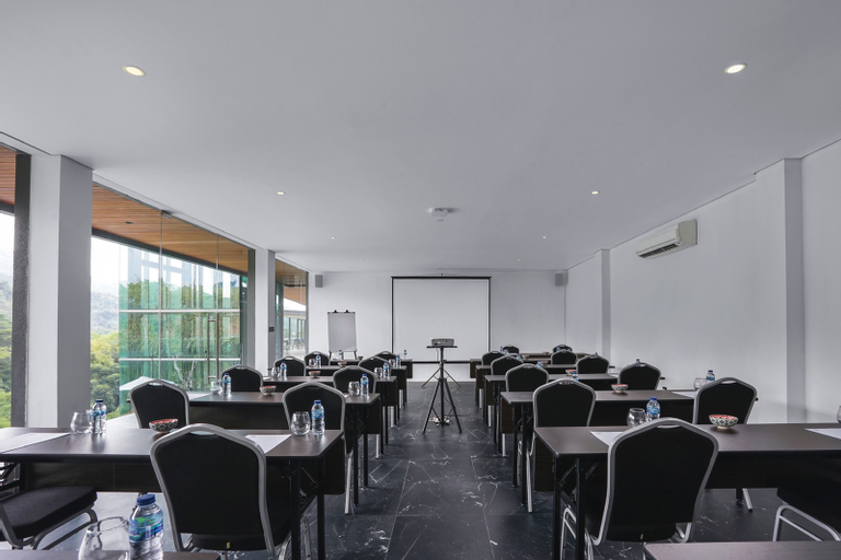 Business Facilities 22