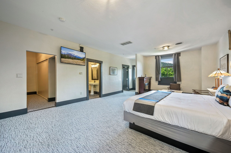 Bedroom 2, Hotel Leavenworth, Chelan