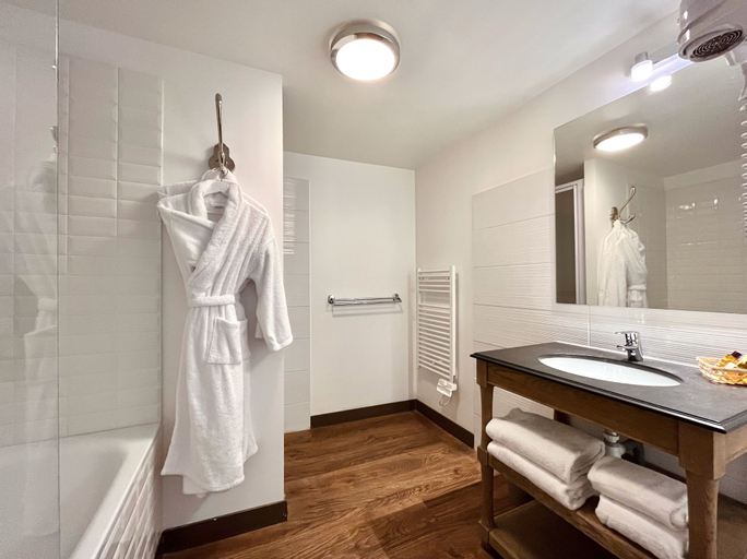 Bathroom 4
