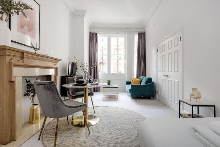 Room 2, The Chelsea Studio Next to Sloane Square, London