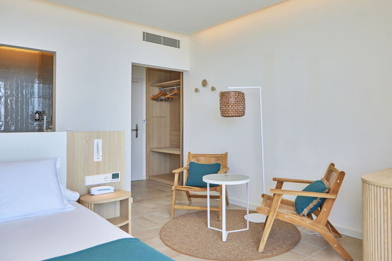Bedroom 3, Universal Hotel Aquamarin, Baleares