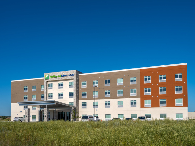 Exterior & Views 5, Holiday Inn Express & Suites WATERTOWN by IHG, Codington