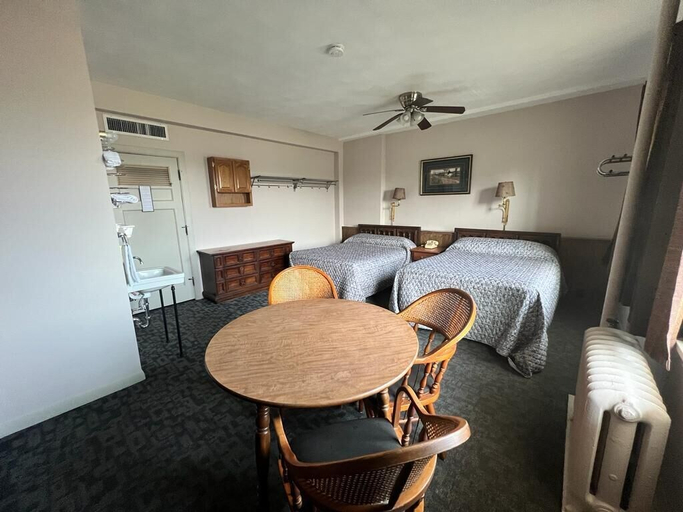 Others 4, Canfield Hotel, Dubuque