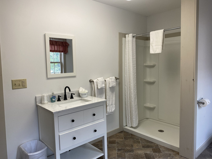 Bathroom 3, The Wildflower Inn, Caledonia