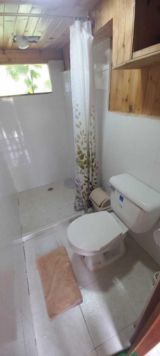 Bathroom, Casa Mujer Villa Agueda - Hostel, Chocontá