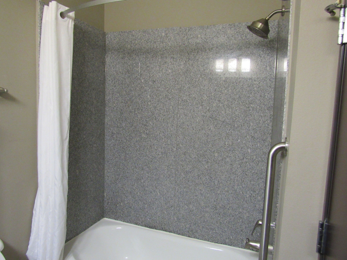 Bathroom 4, Best Western Abbeville Inn & Suites, Vermilion