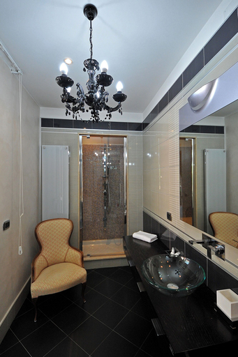 Bathroom 4, Casa di Giò, Rome