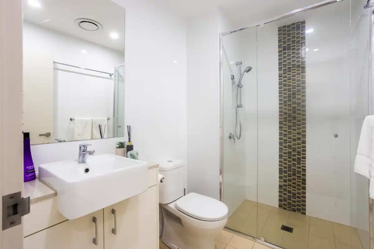 Bathroom 2, Brilliant 3 Month Corporate Rental With Balcony, Perth