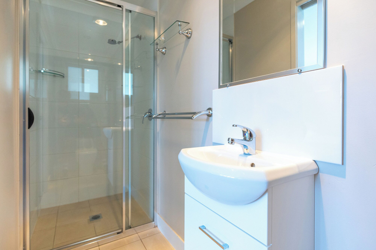 Bathroom 4, NRMA Forster Tuncurry Holiday Park, Great Lakes