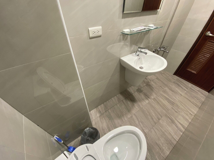 Bathroom 2, The clouds, Tainan