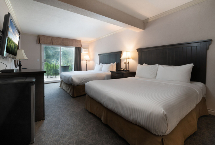 Bedroom 4, Prestige Inn Nelson, Central Kootenay