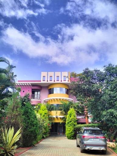 Dolphin Resort, Vellore