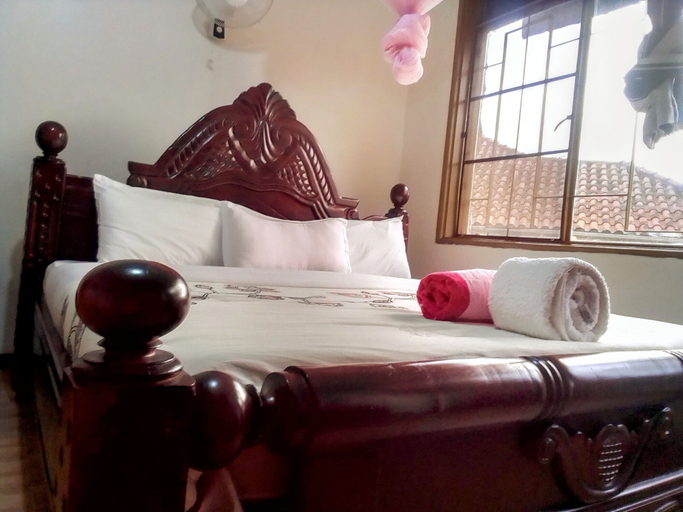 Bedroom 3, Discovery Courts Hotel, Entebbe