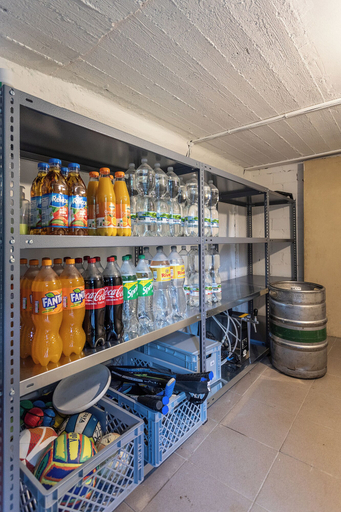 Food & Drinks 5, Cottage with pool playground and privacy, Praha - východ