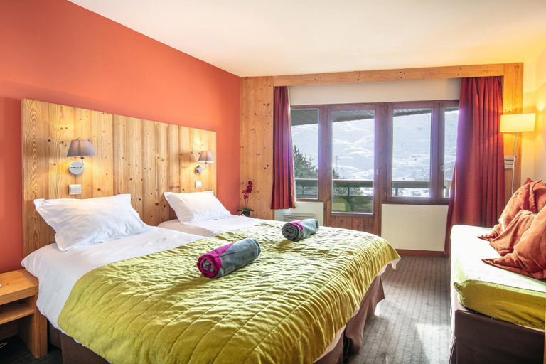 Bedroom 2, Hôtel Les Menuires Les Bruyères, Savoie