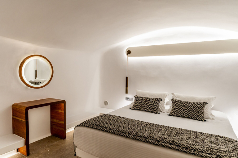 Bedroom 5, Victoria Caves, South Aegean