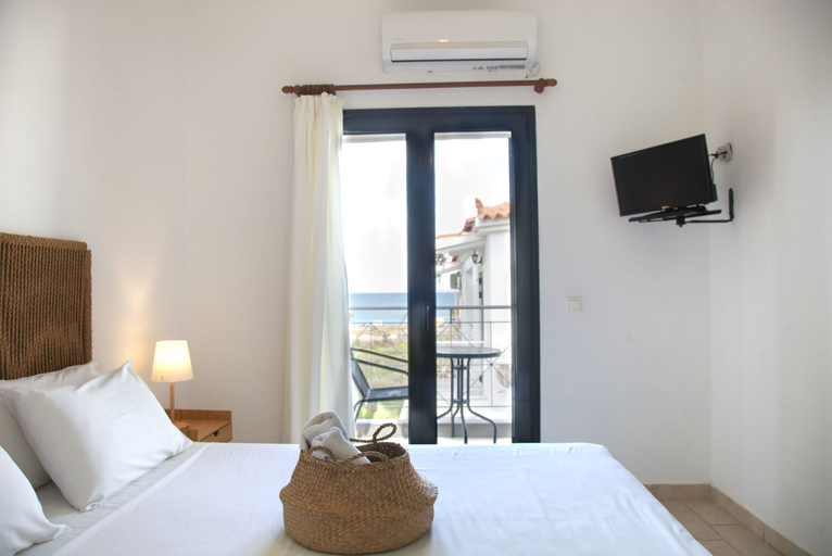 Bedroom 4, Koukounari Apartments, Attica