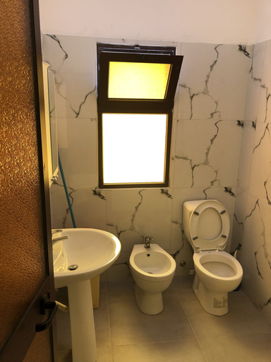 Bathroom 4, Hotel Gjinaj, Lezhës