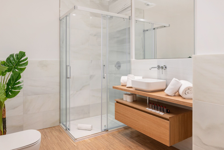 Bathroom 4, I Loft Santiago by Upper Luxury Housing, A Coruña