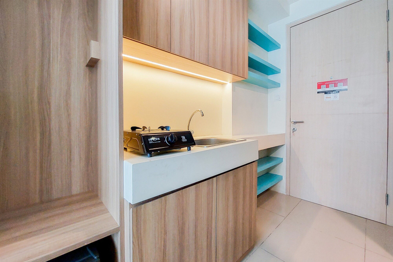Private kitchen 2, Cozy Stay Studio At Tree Park City Bsd Apartment, South Tangerang