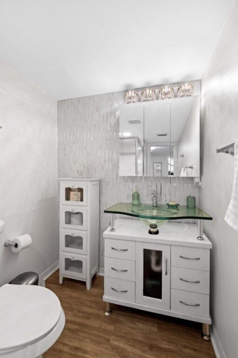 Bathroom 4, Pelican Inlet C119, Saint Johns