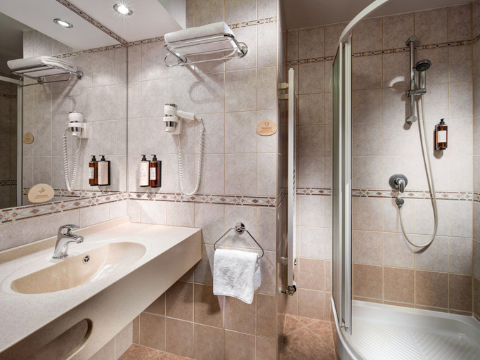 Bathroom 5, Pinia Hotel & Resort, Trutnov