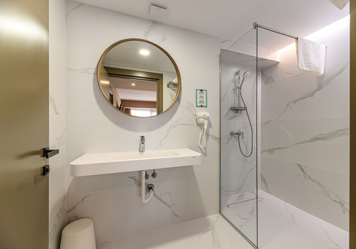 Bathroom 4, Hotel Central Pascani, Pascani