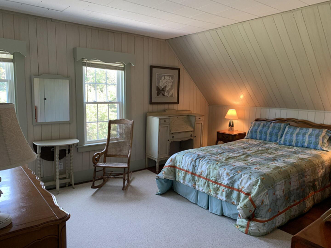 Bedroom 2, Geary House at Fifield Point, Hancock