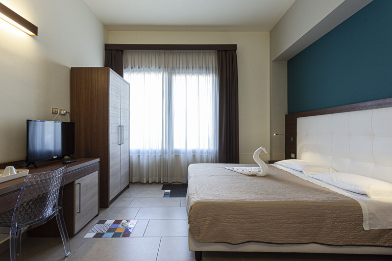 Bedroom 4, Hotel Don Giovanni 1943, Syracuse
