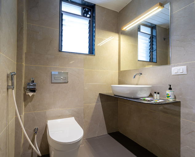 Bathroom 4, Treebo Kaveri, Nashik