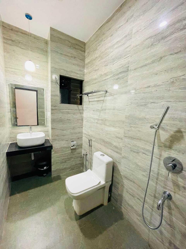 Bathroom 4, Dersy Beach Resort, South Goa