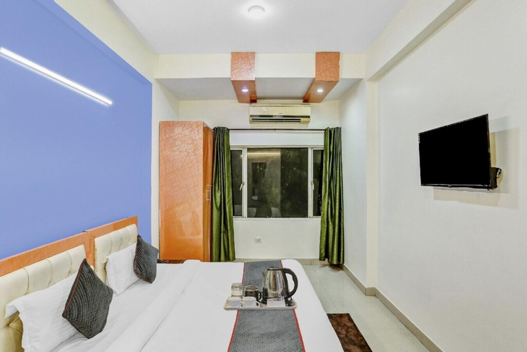 Bedroom 5, Hotel Earthview, Gautam Buddha Nagar