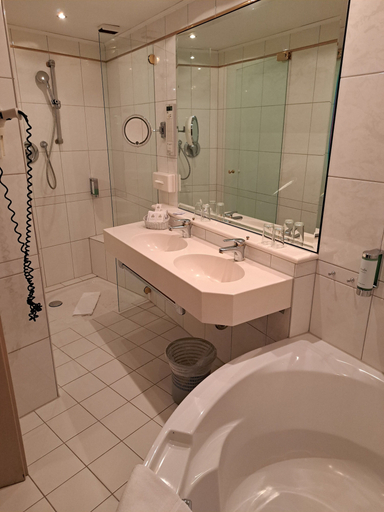 Bathroom 4, Hotel Heide Kröpke, Heidekreis