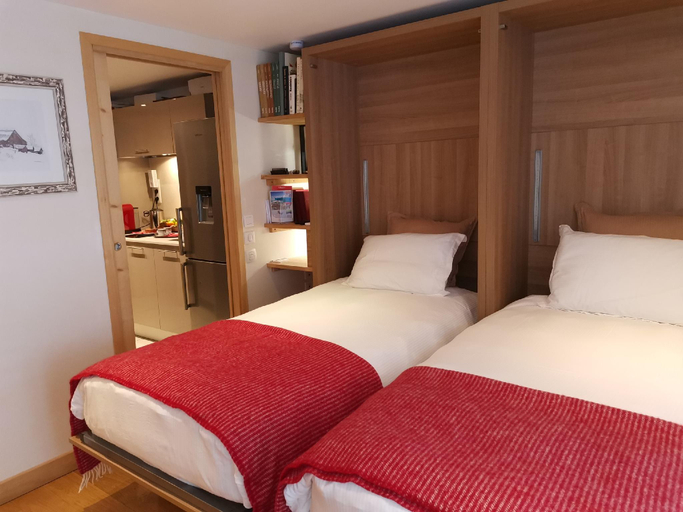 Bedroom 2, Chalet la Cachette Cyclists & Skiers, Isère