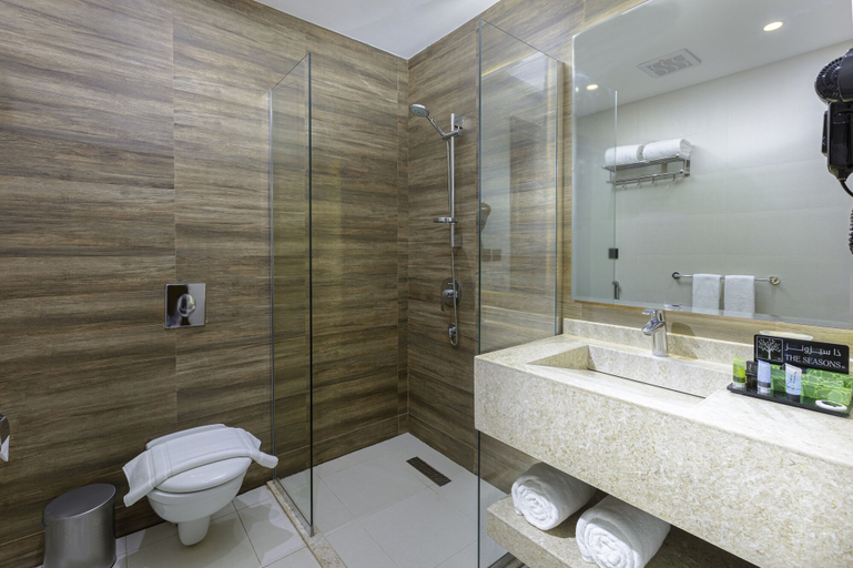Bathroom 4, The Seasons Hotels, Al Madinah Al Munawwarah