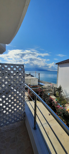 Others 5, La Mer, Sarandës