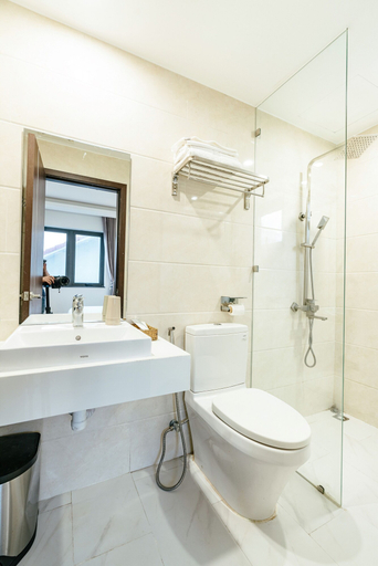 Bathroom 5, SWEDEN Hotel and Apartment, Da Nang