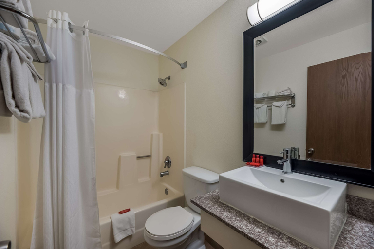 Bathroom 4, SureStay Hotel by Best Western Williams - Grand Canyon, Coconino