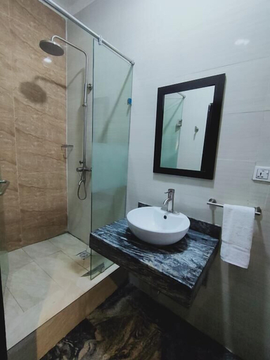 Bathroom, Tokyo Apartments, Bwari