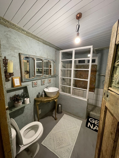 Bathroom 3, The Love Story Guest House, Thabo Mofutsanyane