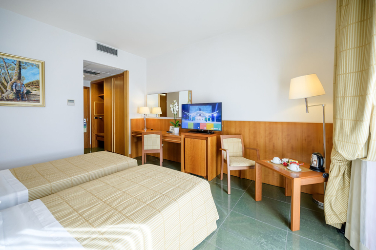 Bedroom 3, Hotel dei Principati, Salerno