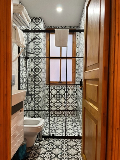 Bathroom 5, Dimora Kadıköy, Kadıköy