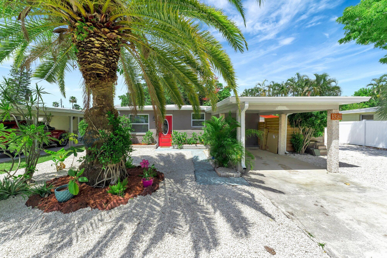 Exterior & Views 2, The Villas at Madeira near the Beach, Pinellas