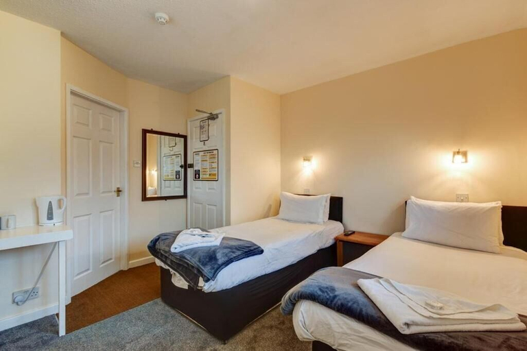 Bedroom 3, Commodore Hotel, Nottingham