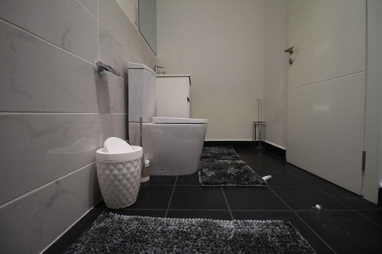 Bathroom 4, Embassy Gardens - One Bed, Accra