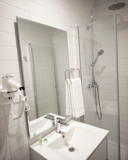 Bathroom 2, Lastarria Suites, Santiago